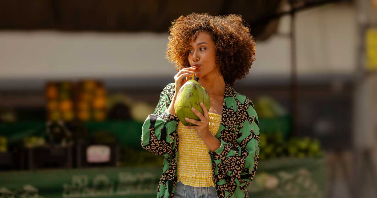 How Coconut Water Benefits Your Health, Skin, and Digestion!
