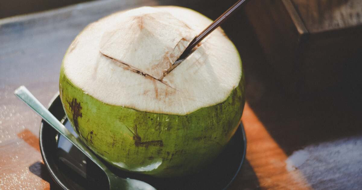 How Coconut Water Benefits Your Health, Skin, and Digestion!